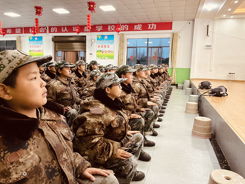 襄樊全封闭军事化管理学校|特训学校