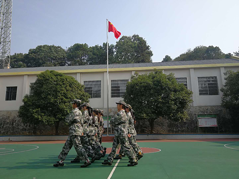 问题少女该如何教育才可以？(图1)