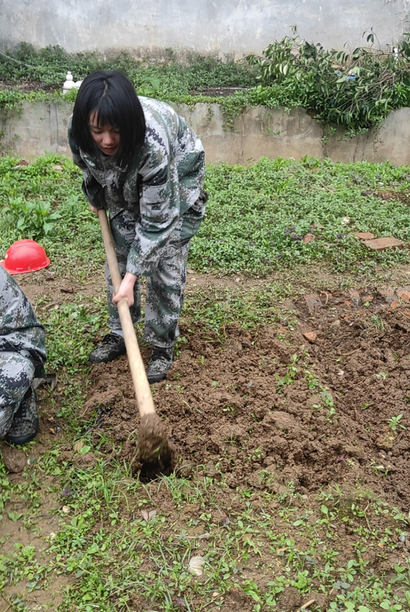 孩子叛逆封闭军事化管理学校