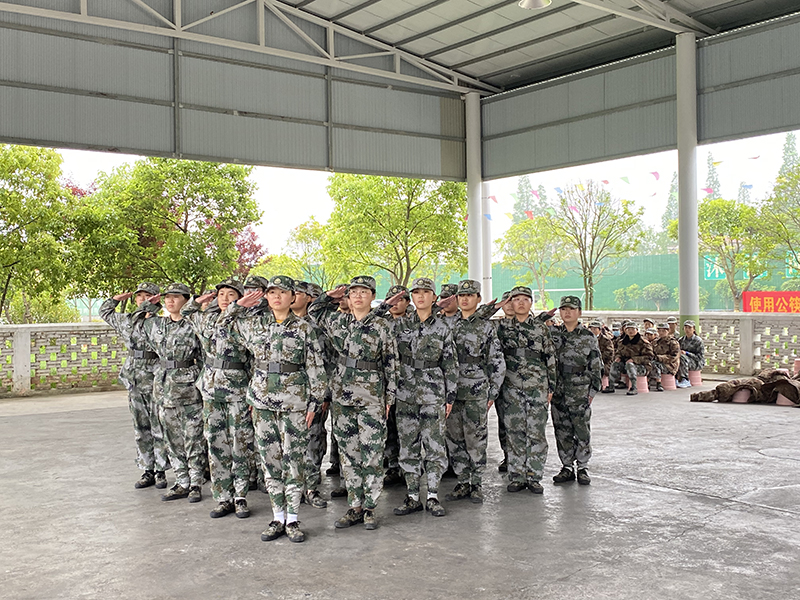 襄阳叛逆孩子早恋厌学强制管教学校