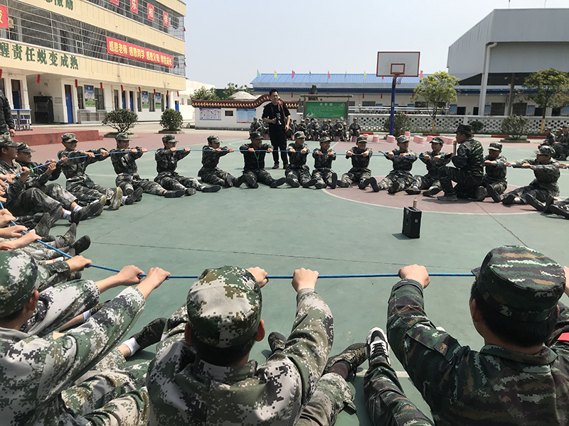 专治青春期叛逆孩子的军事化特训学校