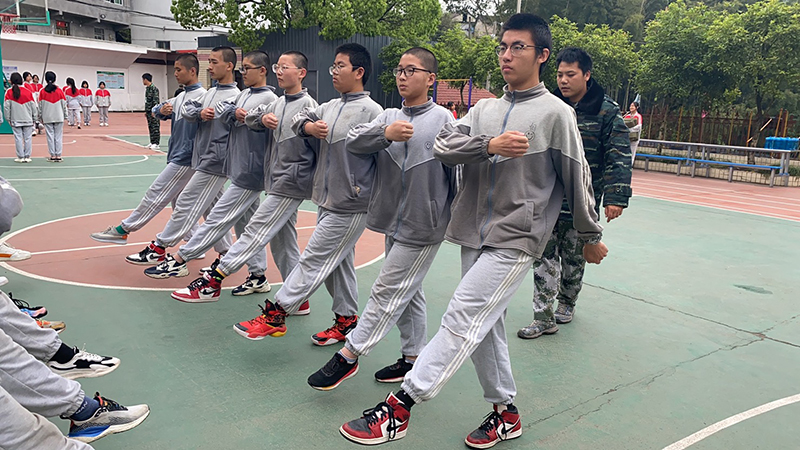 松江叛逆孩子戒网瘾的正规封闭式学校