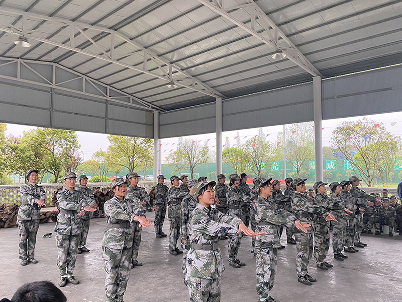 改变叛逆孩子封闭式特训学校