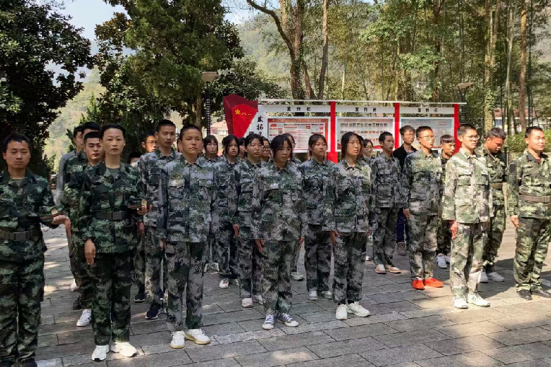 小孩子叛逆全封闭式学校